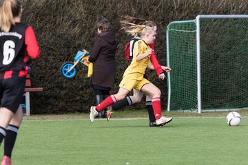 Bild 38 - B-Juniorinnen SG Weststeinburg/Bei - SV Fisia 03 : Ergebnis: 1:2